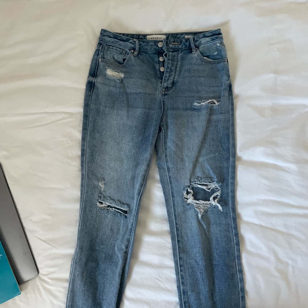Super cute pacsun mom jeans!